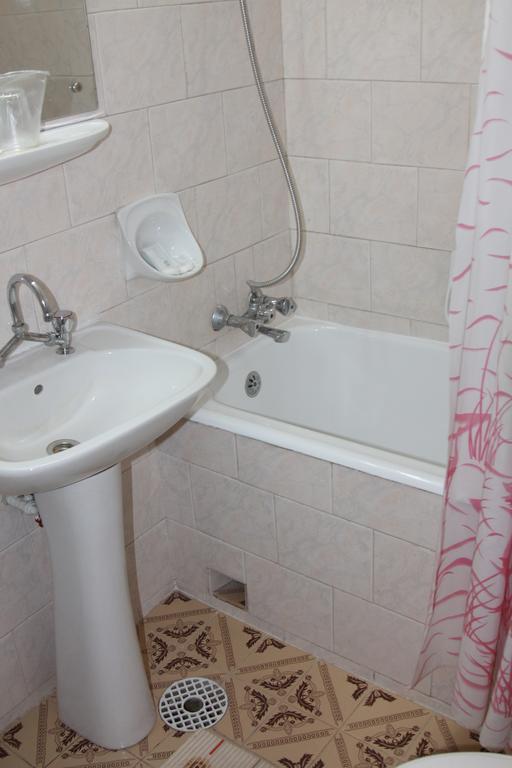 Hotel Zimbru Câmpulung Moldovenesc الغرفة الصورة