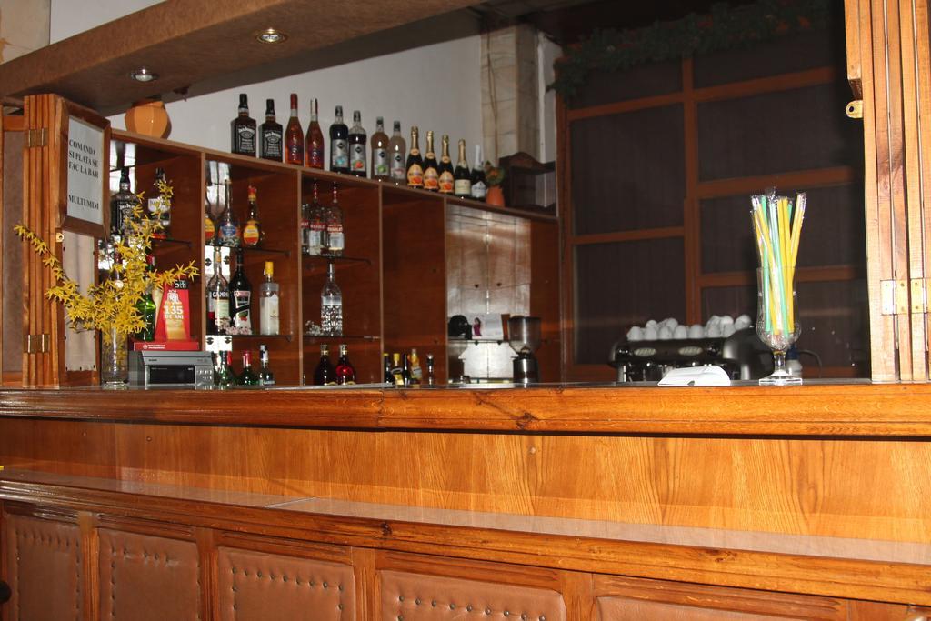 Hotel Zimbru Câmpulung Moldovenesc المظهر الخارجي الصورة